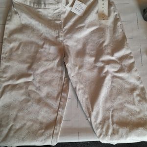 St John's Bay women's Capri nwt